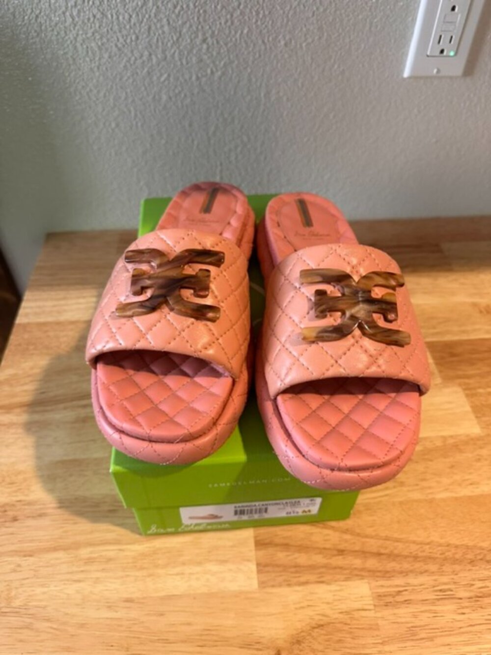 Sam Edelman Quilted Pink Slide with Tortoiseshell Logo Accent - Picture 2 of 8